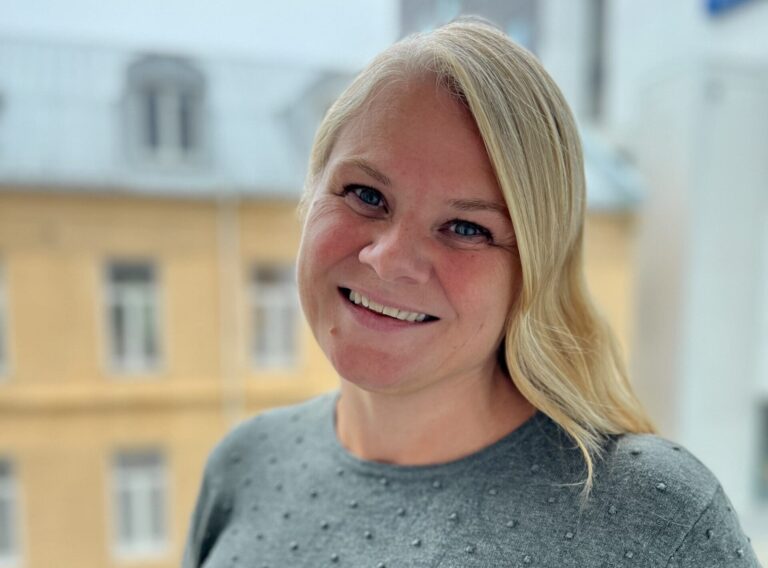 Thumbnail for Nina Paulsen