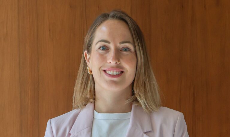 Thumbnail for Leoni Dickerhoff